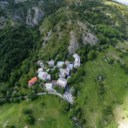 Herberg Eco-hotel Et Yourtes Du Mercantour