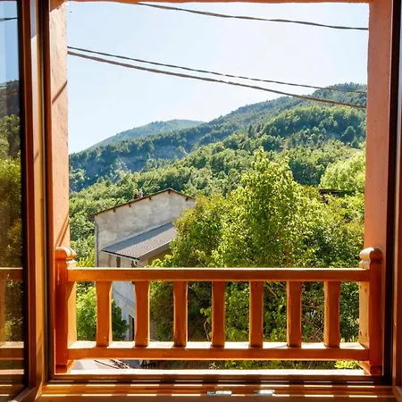 Herberg Eco-hotel Et Yourtes Du Mercantour Guillaumes