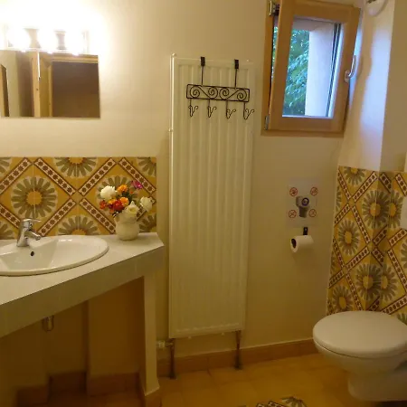 Eco-hotel Et Yourtes Du Mercantour Herberg Guillaumes