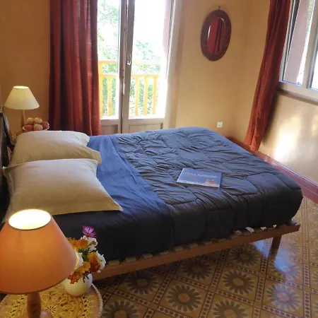 Eco-hotel Et Yourtes Du Mercantour