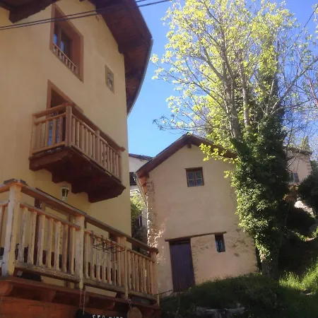 Eco-hotel Et Yourtes Du Mercantour Herberg